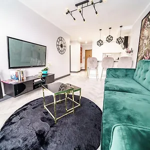 https://modern-and-stylish-apartment-city-centerg30.warsawhotelspoland.com